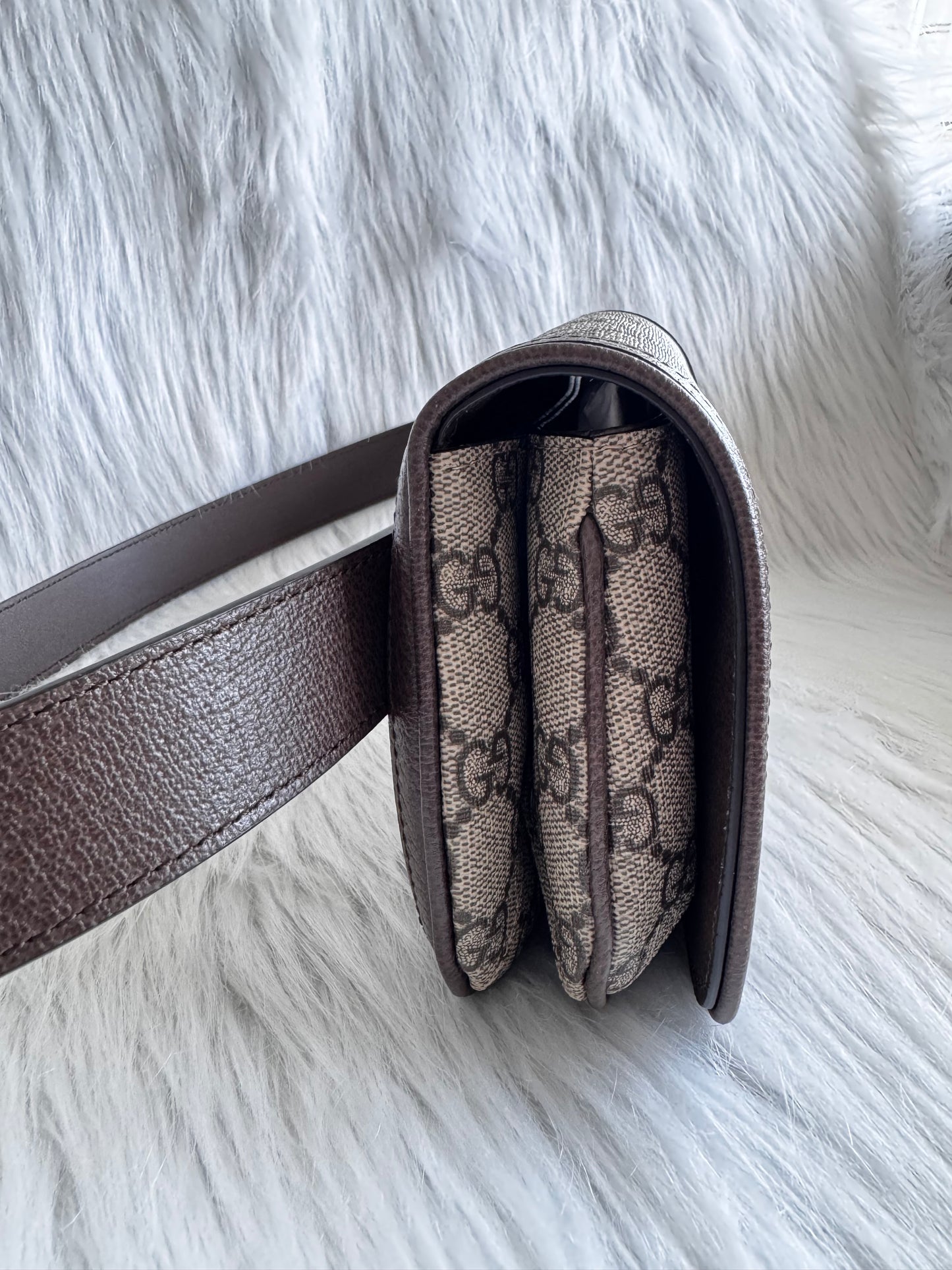 حقيبة كتف صغيرة Gucci GG Marmont - حمراء