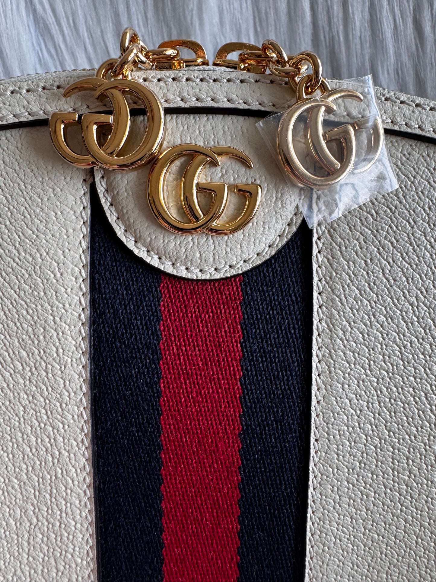 حقيبة كتف صغيرة Gucci GG Marmont - حمراء