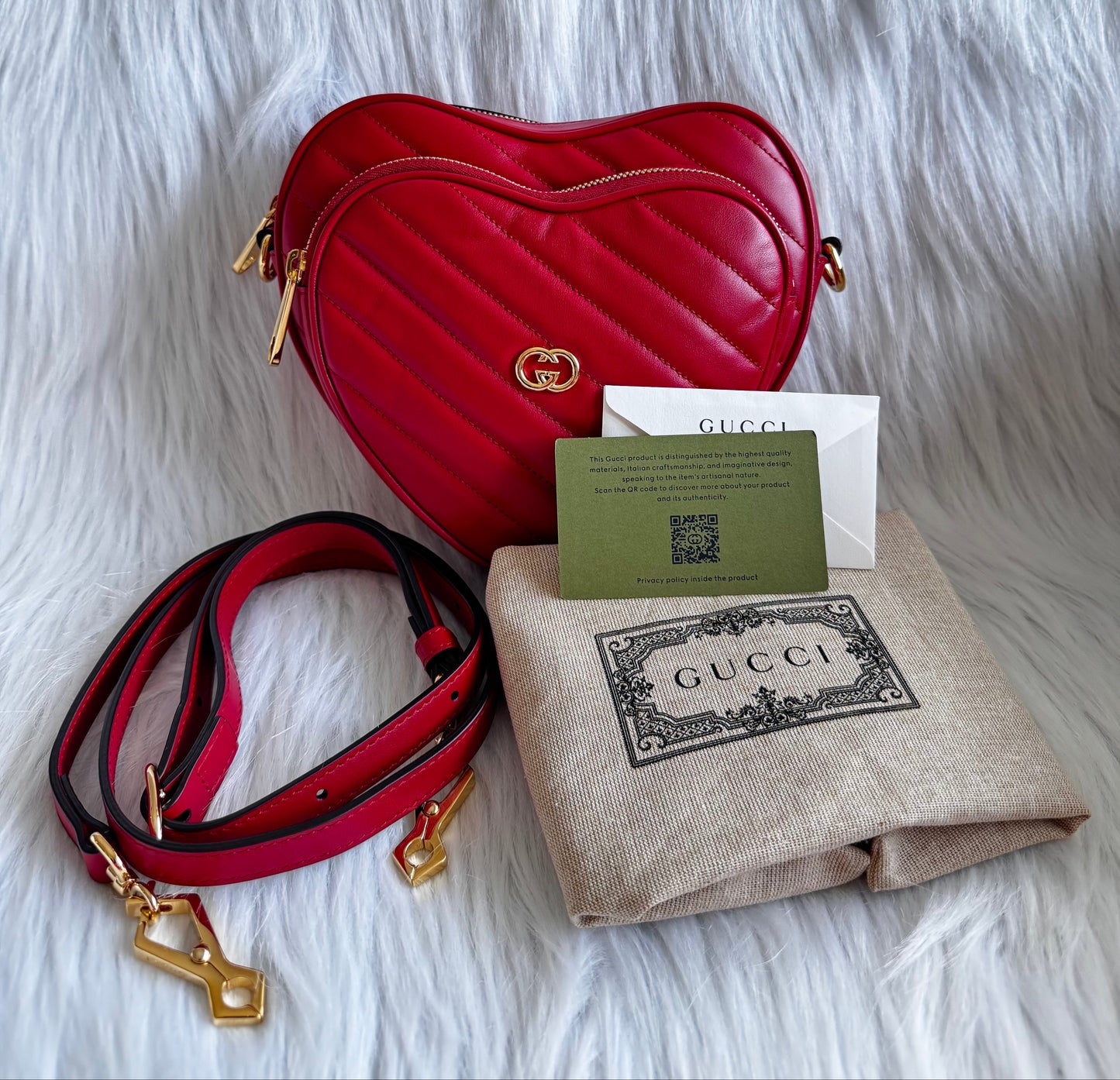 حقيبة كتف صغيرة Gucci GG Marmont - حمراء