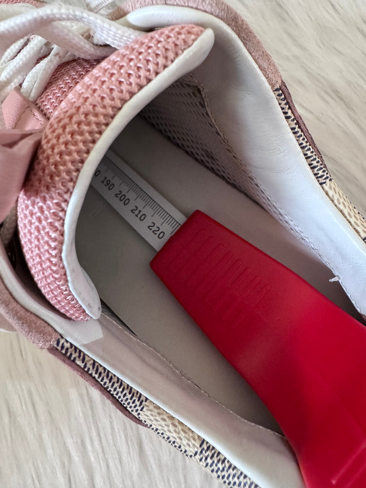 Louis Vuitton Run Away Pink Damier Azur Sneakers size 36