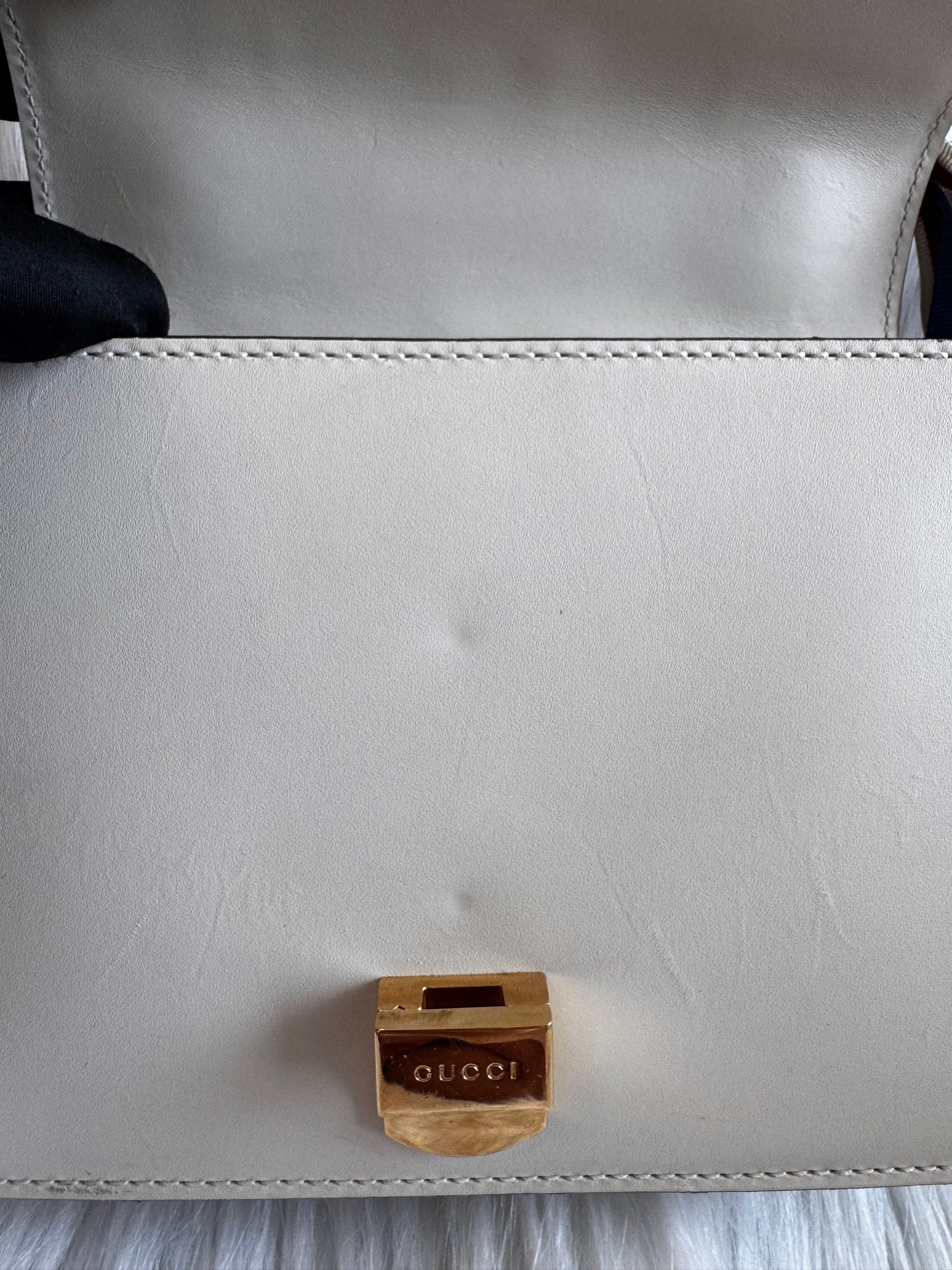 حقيبة كتف صغيرة Gucci GG Marmont - حمراء