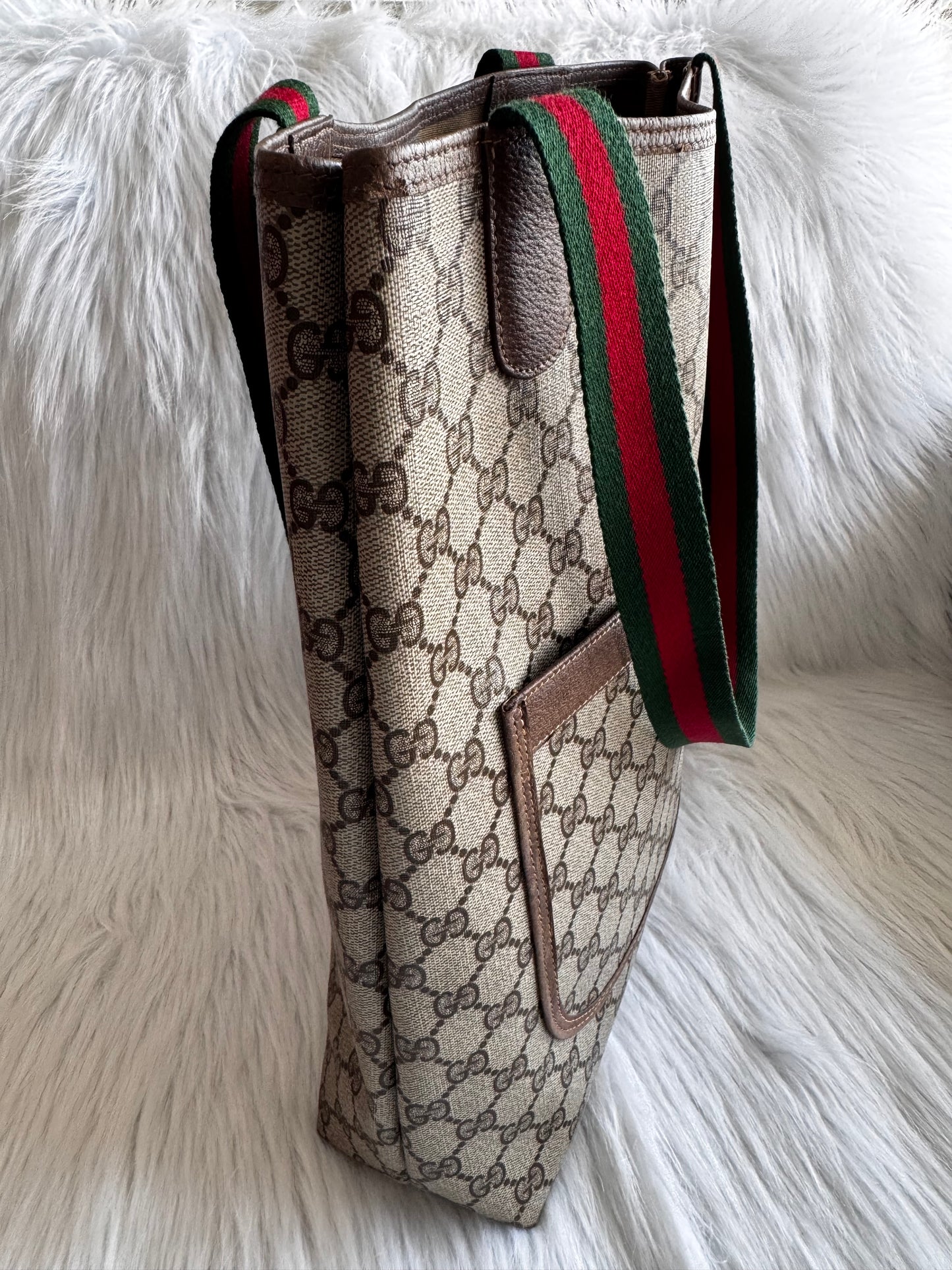 حقيبة كتف صغيرة Gucci GG Marmont - حمراء