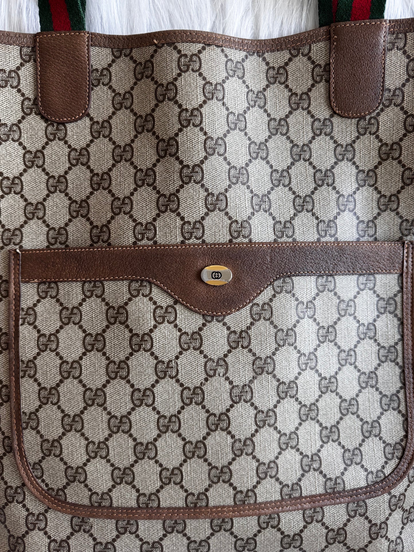 حقيبة كتف صغيرة Gucci GG Marmont - حمراء
