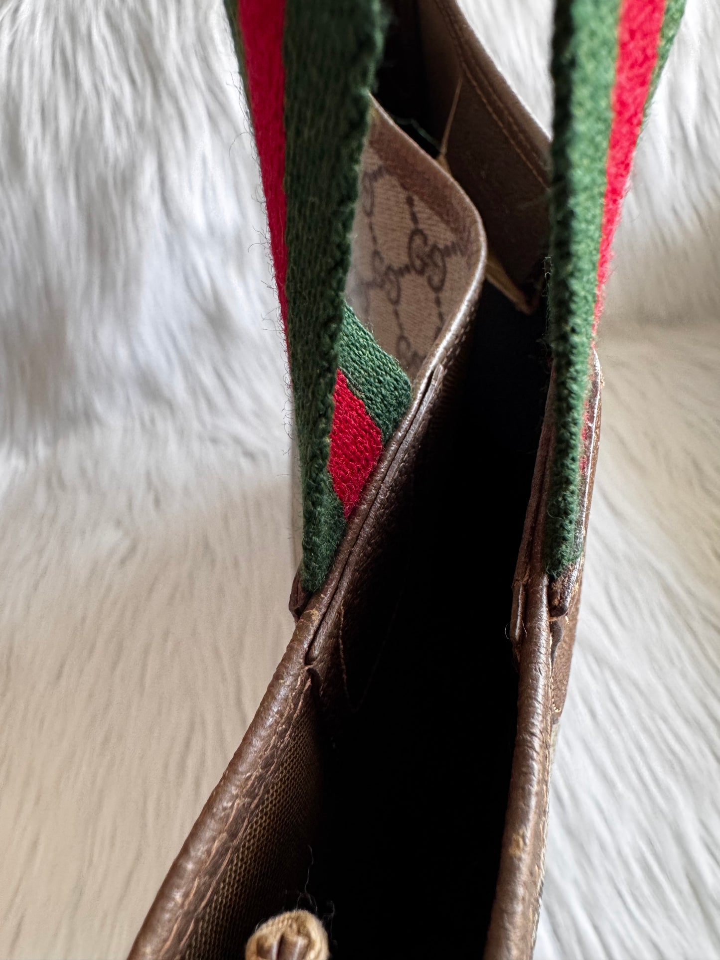 حقيبة كتف صغيرة Gucci GG Marmont - حمراء