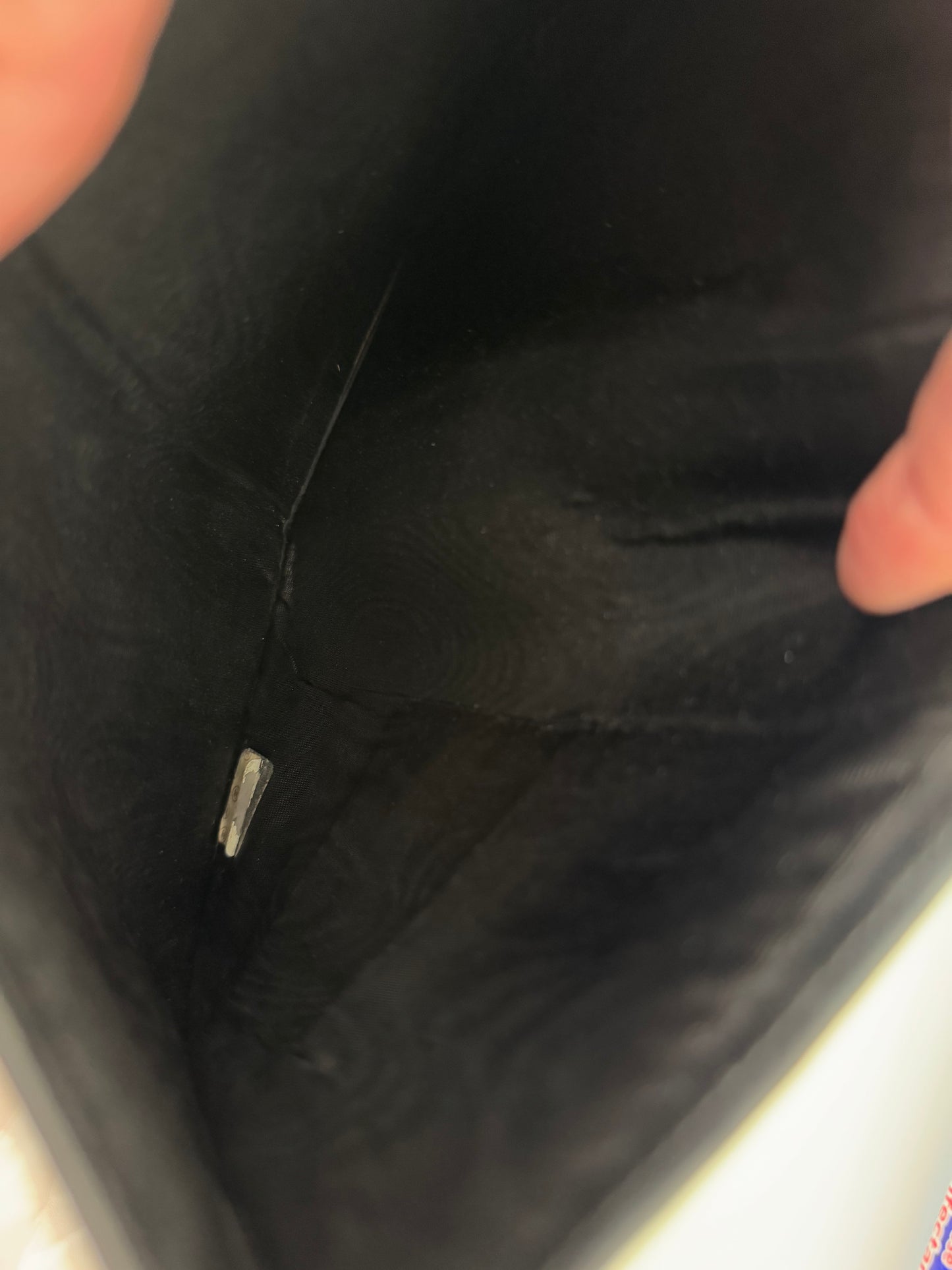 محفظة شانيل كافيار كوكو مارك الطويلة