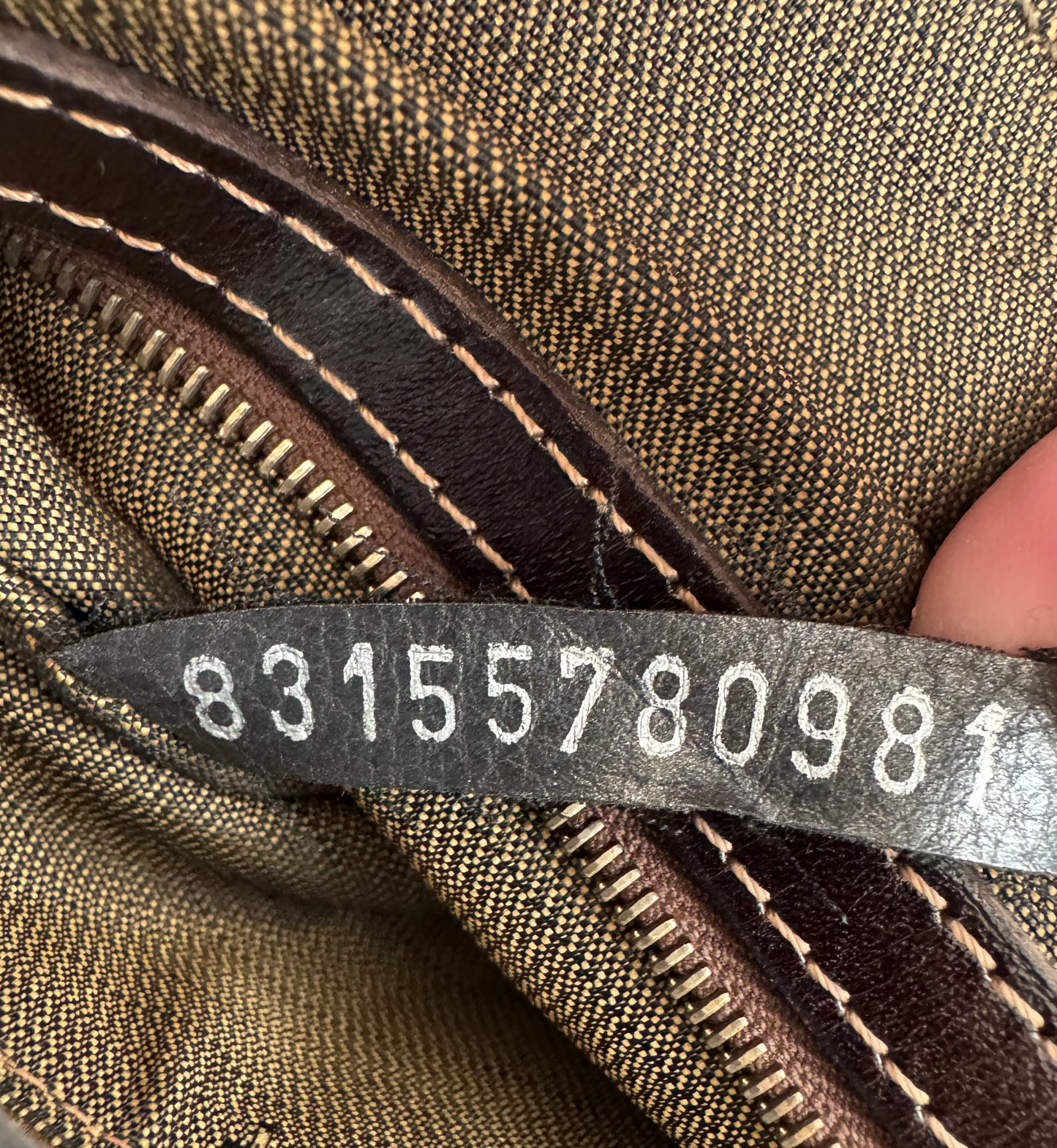 حقيبة توت فندي زوكا باللون البني