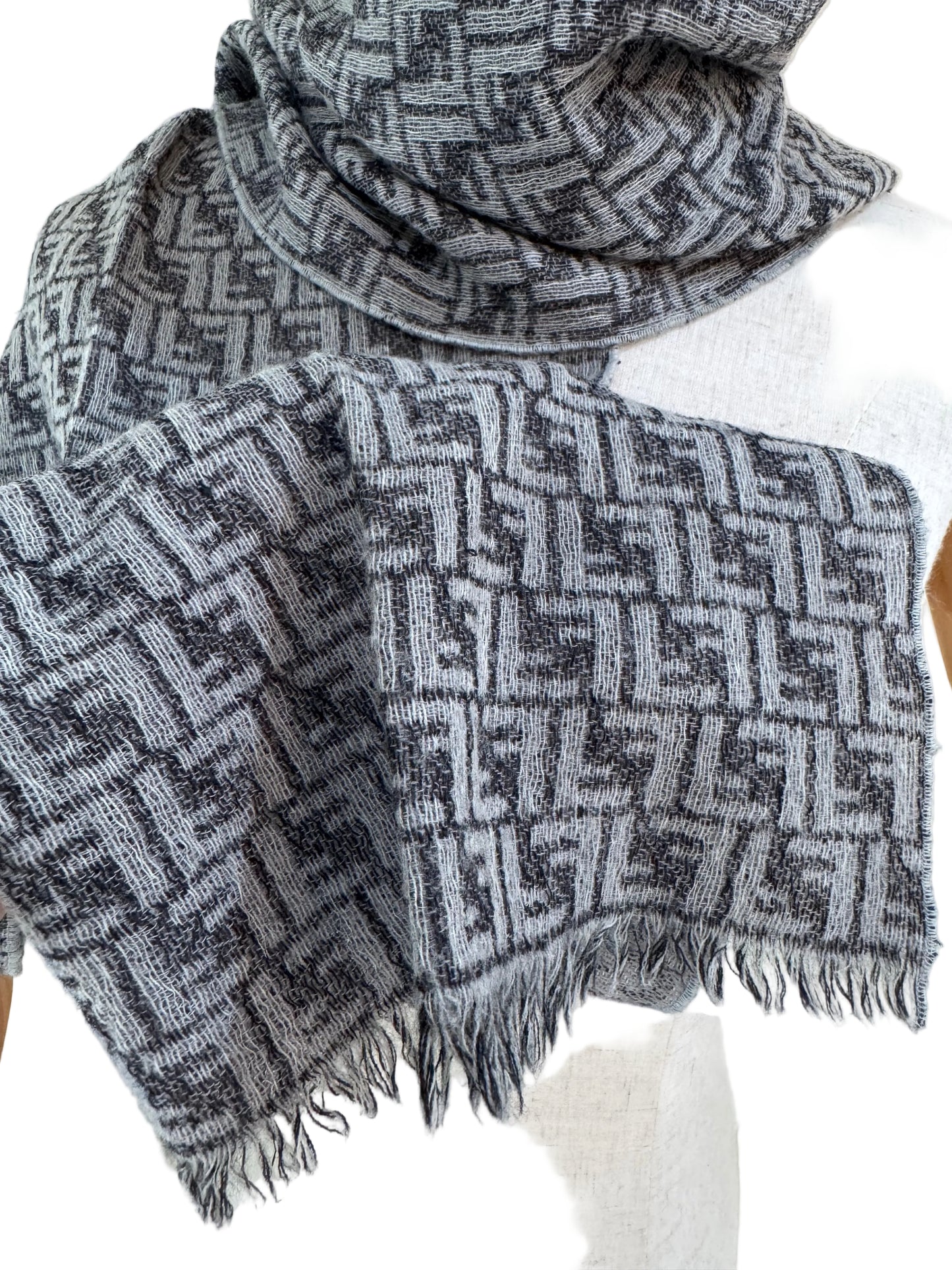 Fendi Gray Wool Fringed Muffler