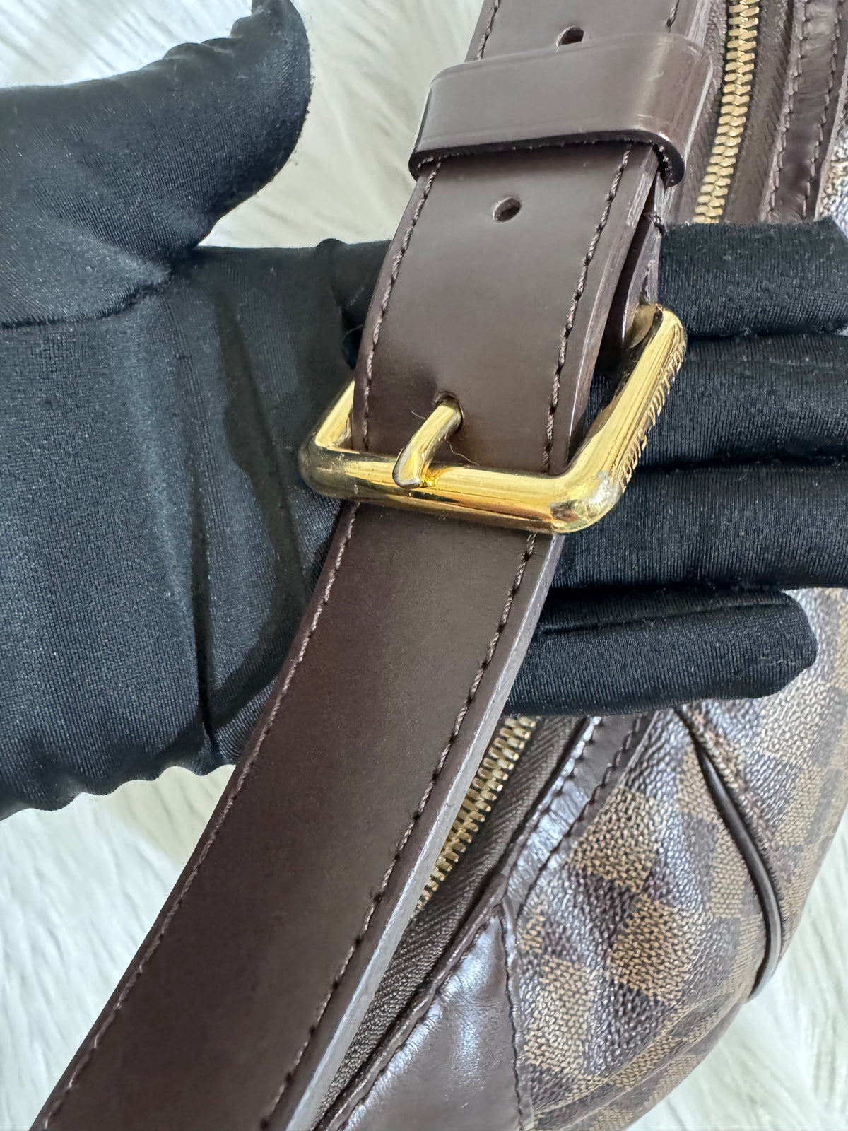 Louis Vuitton Damier Ebene Thames GM Shoulder Bag