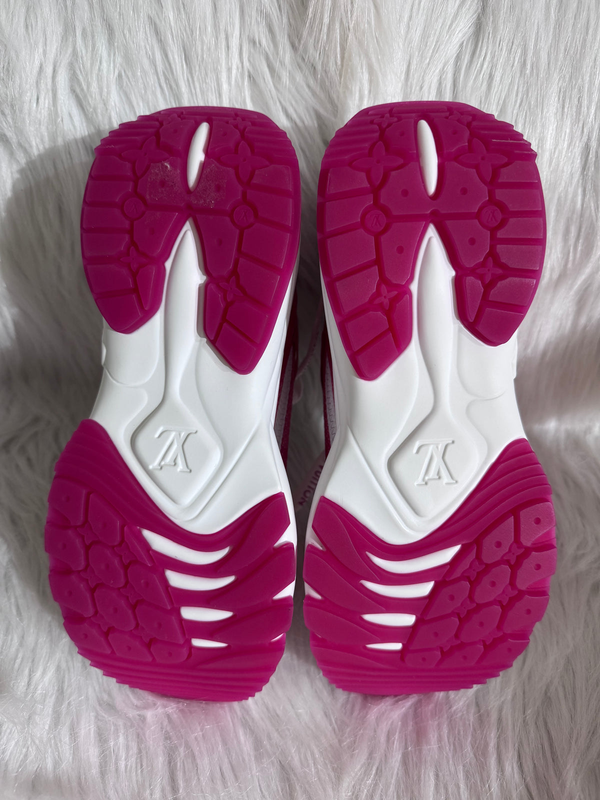 Louis Vuitton Run 55 Pink Monogram Sneakers  size 34.5
