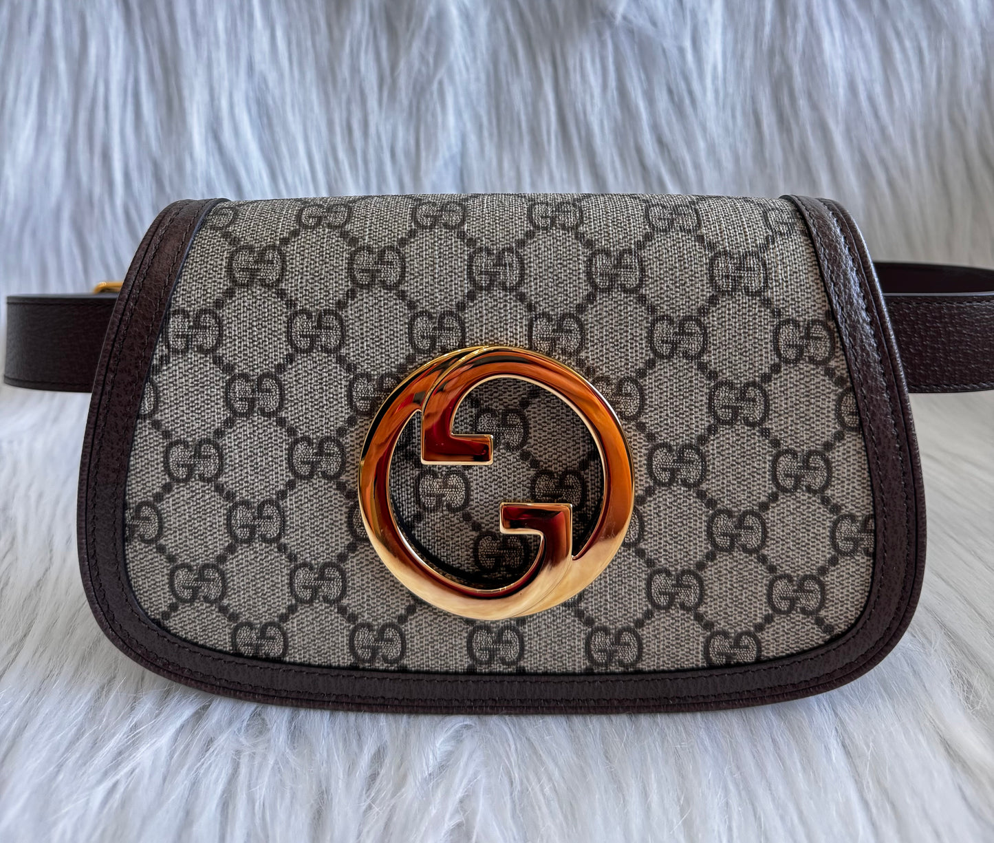 حقيبة كتف صغيرة Gucci GG Marmont - حمراء