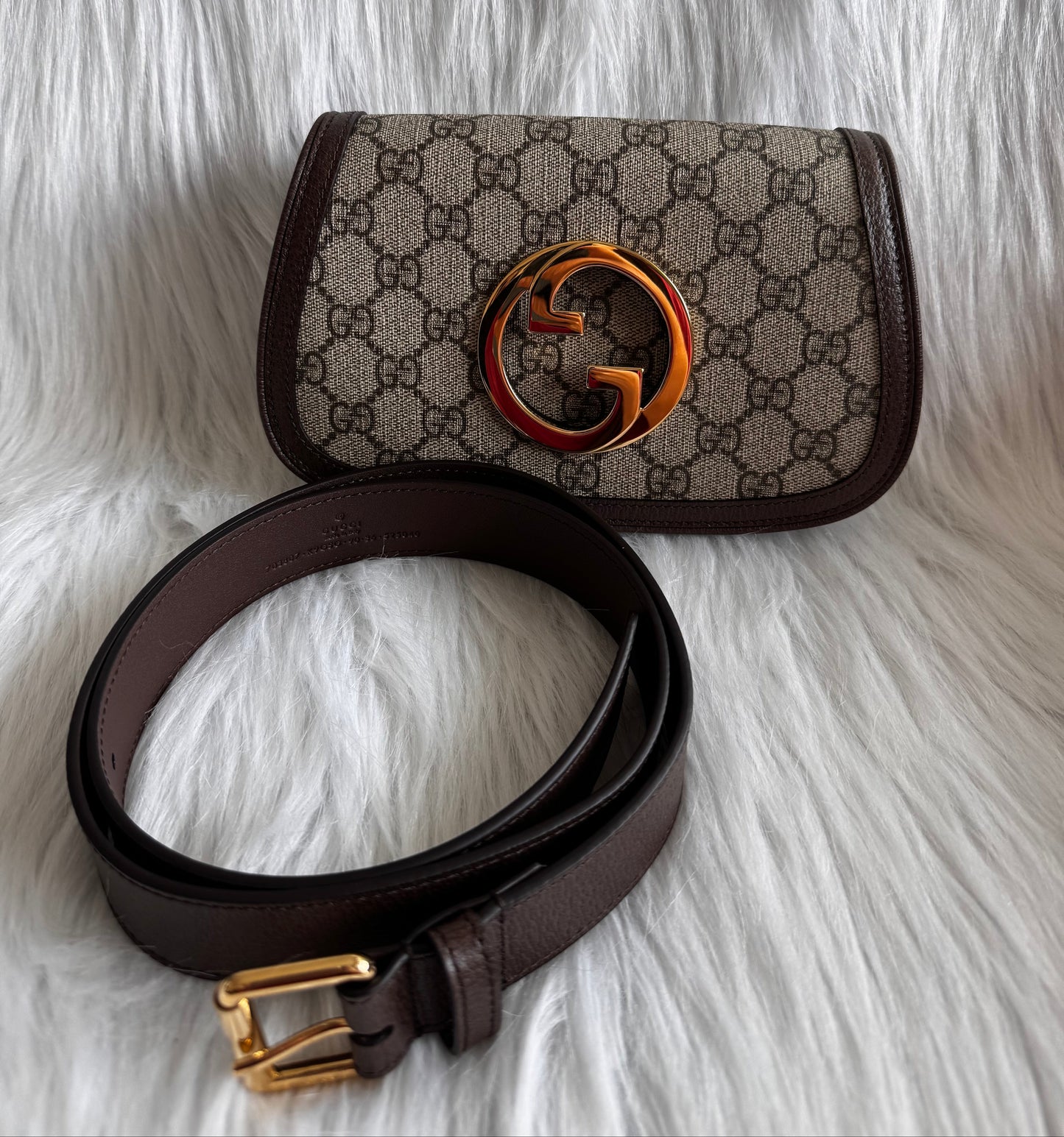 حقيبة كتف صغيرة Gucci GG Marmont - حمراء