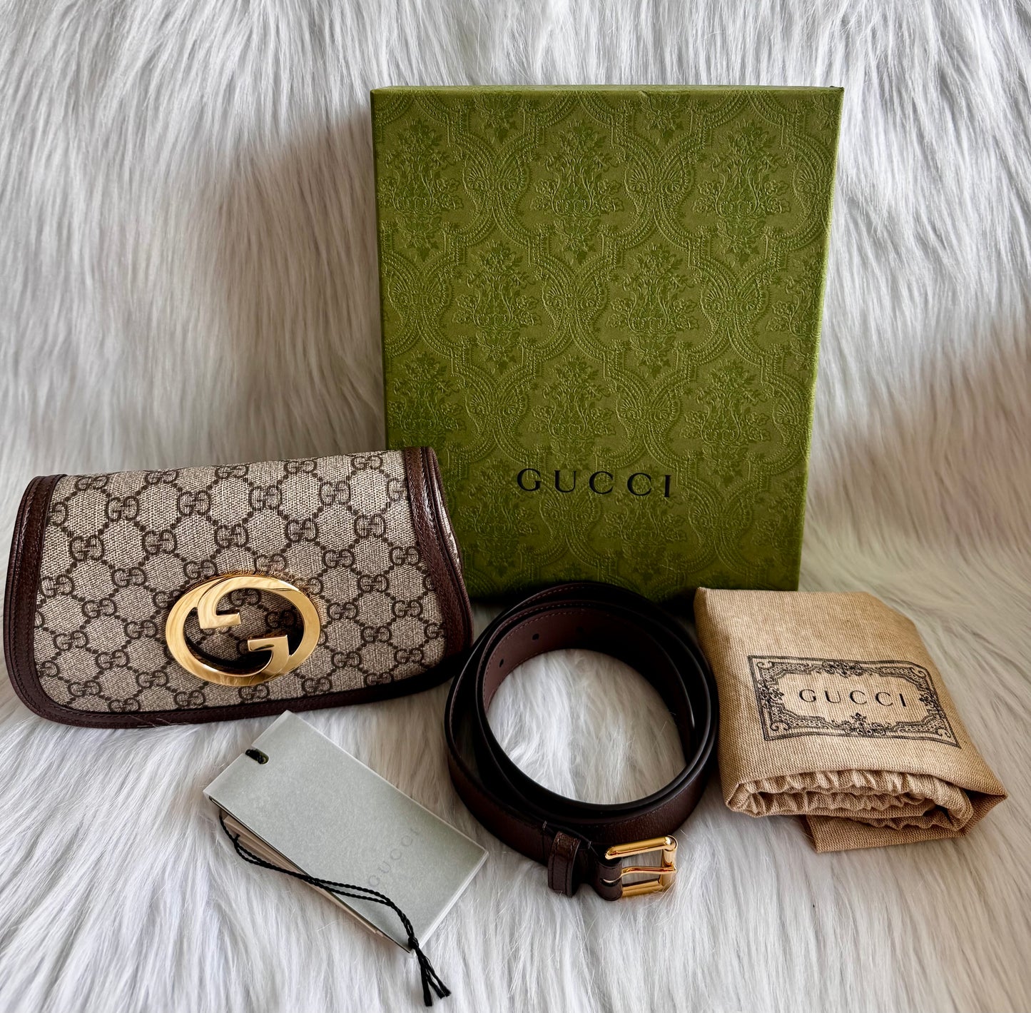 حقيبة كتف صغيرة Gucci GG Marmont - حمراء