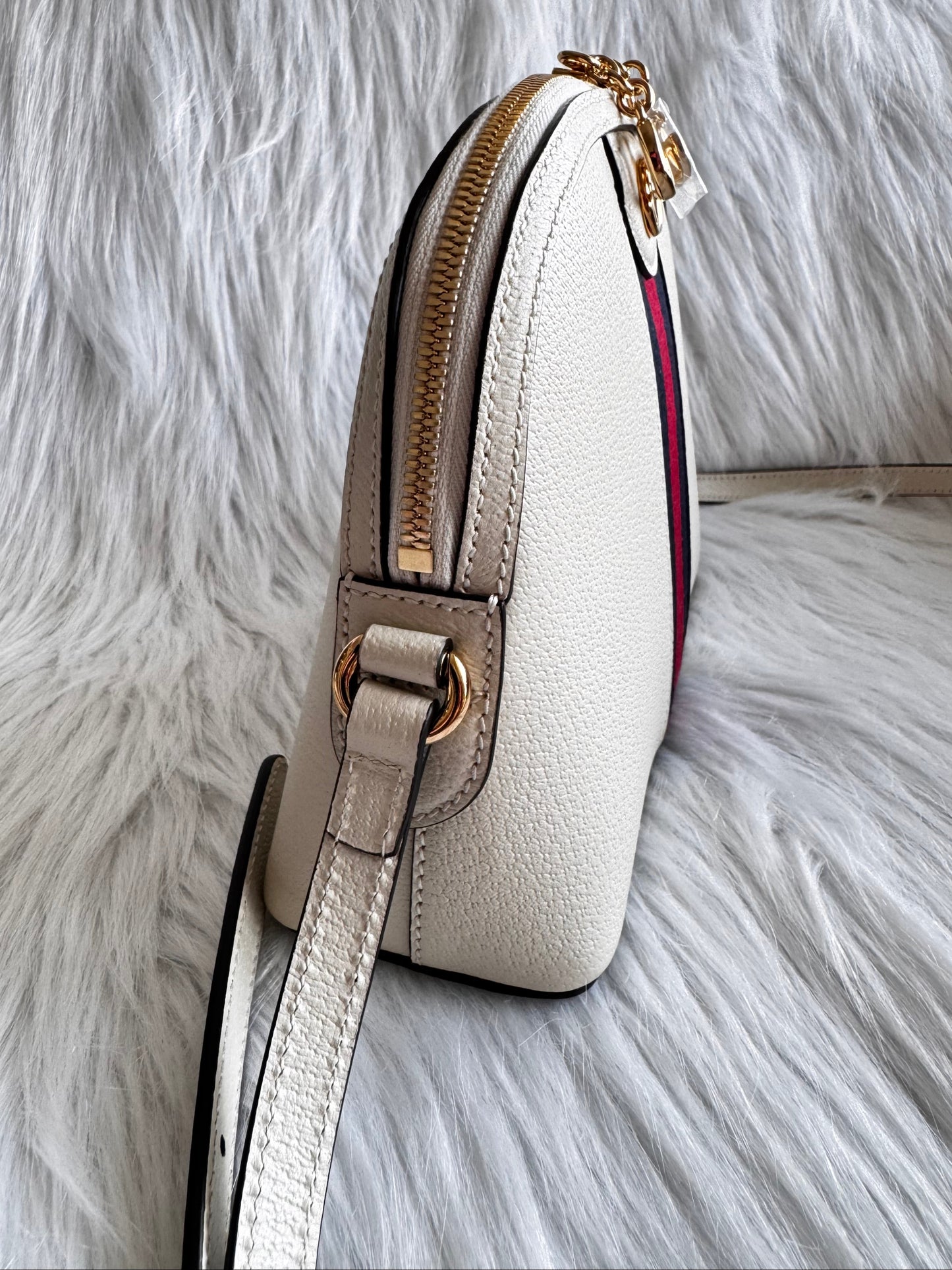حقيبة كتف صغيرة Gucci GG Marmont - حمراء