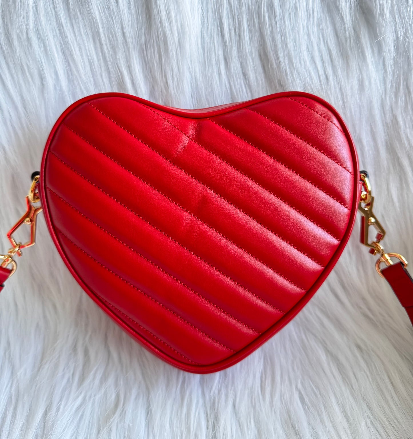 حقيبة كتف صغيرة Gucci GG Marmont - حمراء