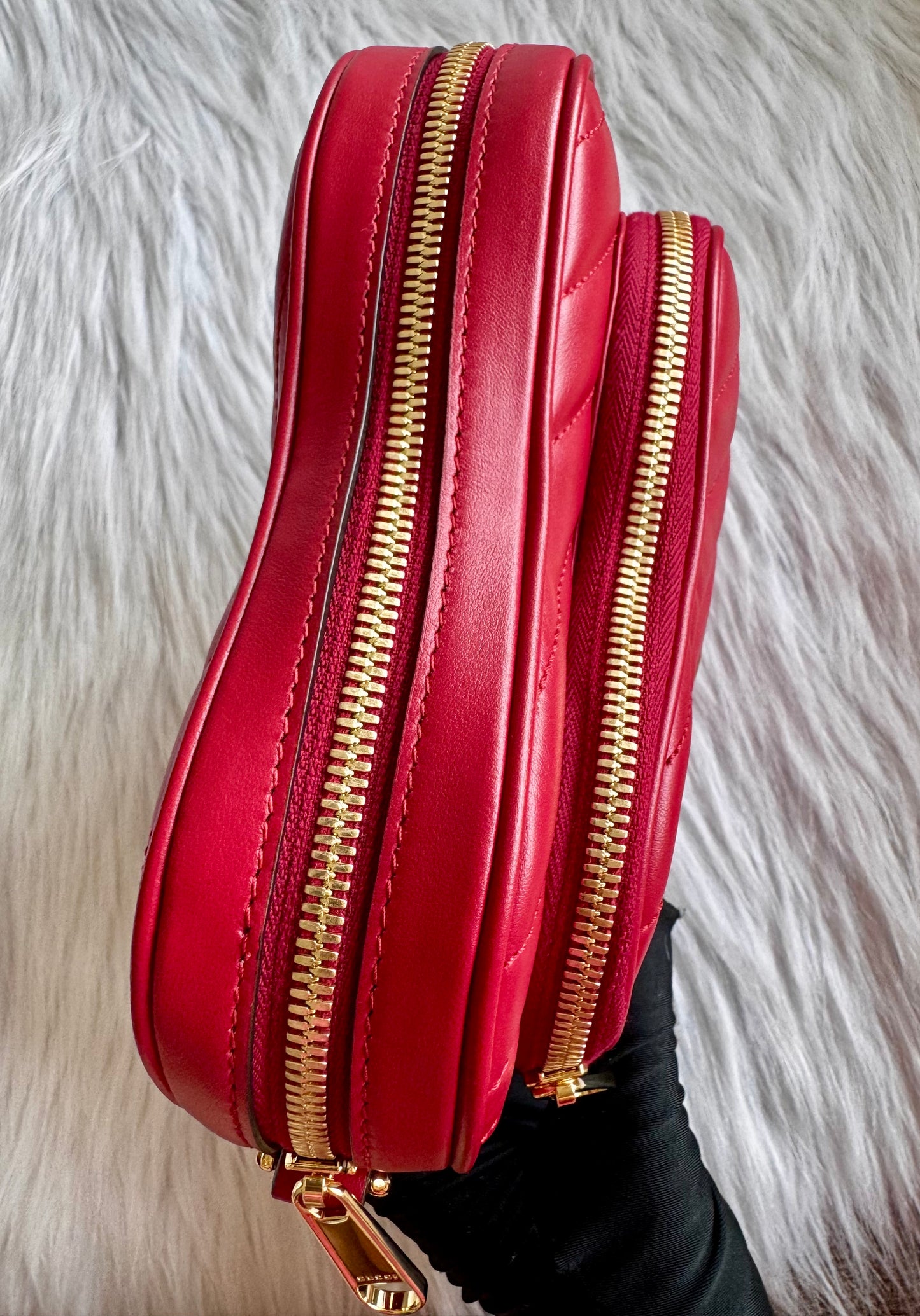 حقيبة كتف صغيرة Gucci GG Marmont - حمراء