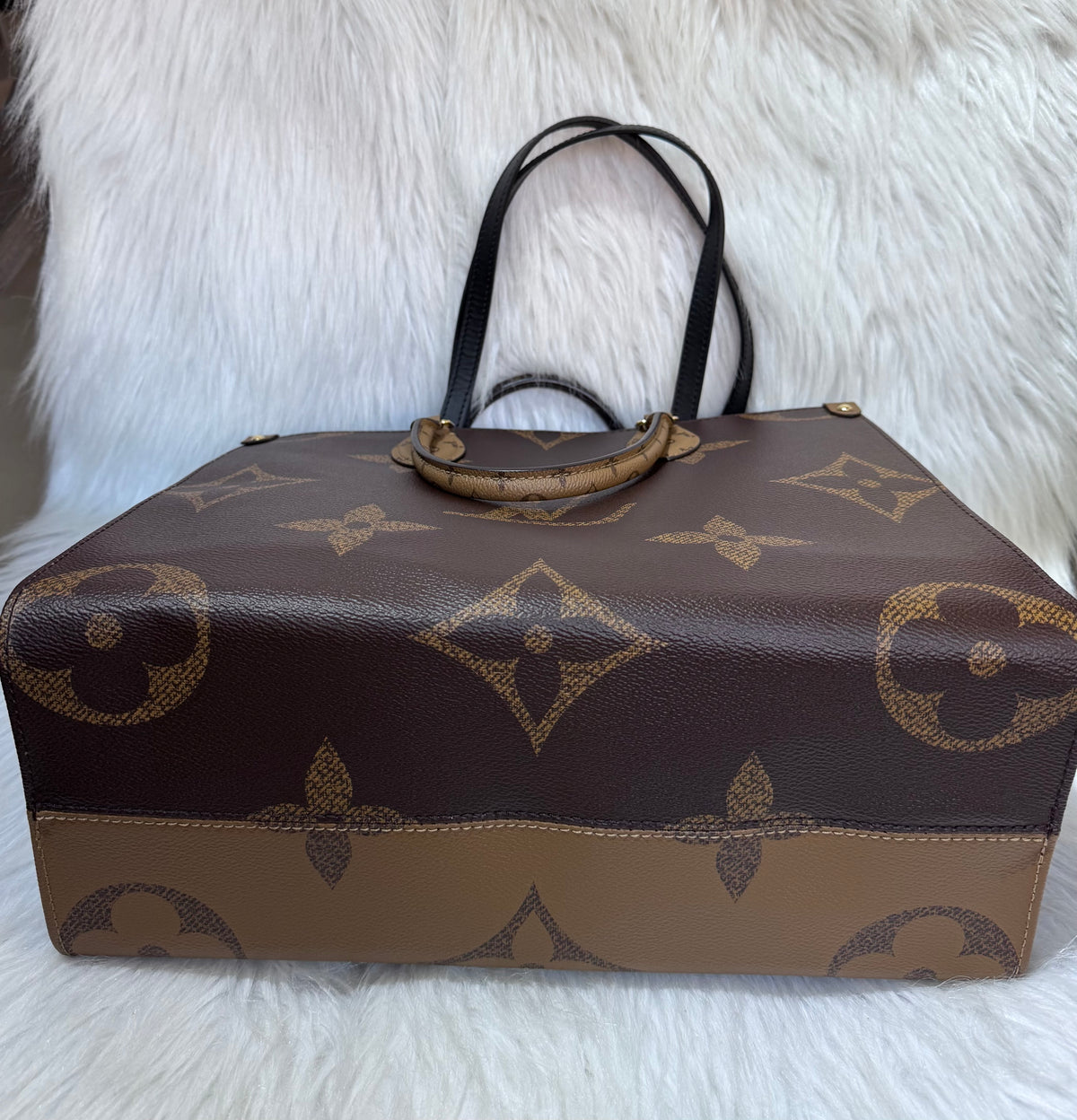 Louis Vuitton Monogram Reverse On the Go MM