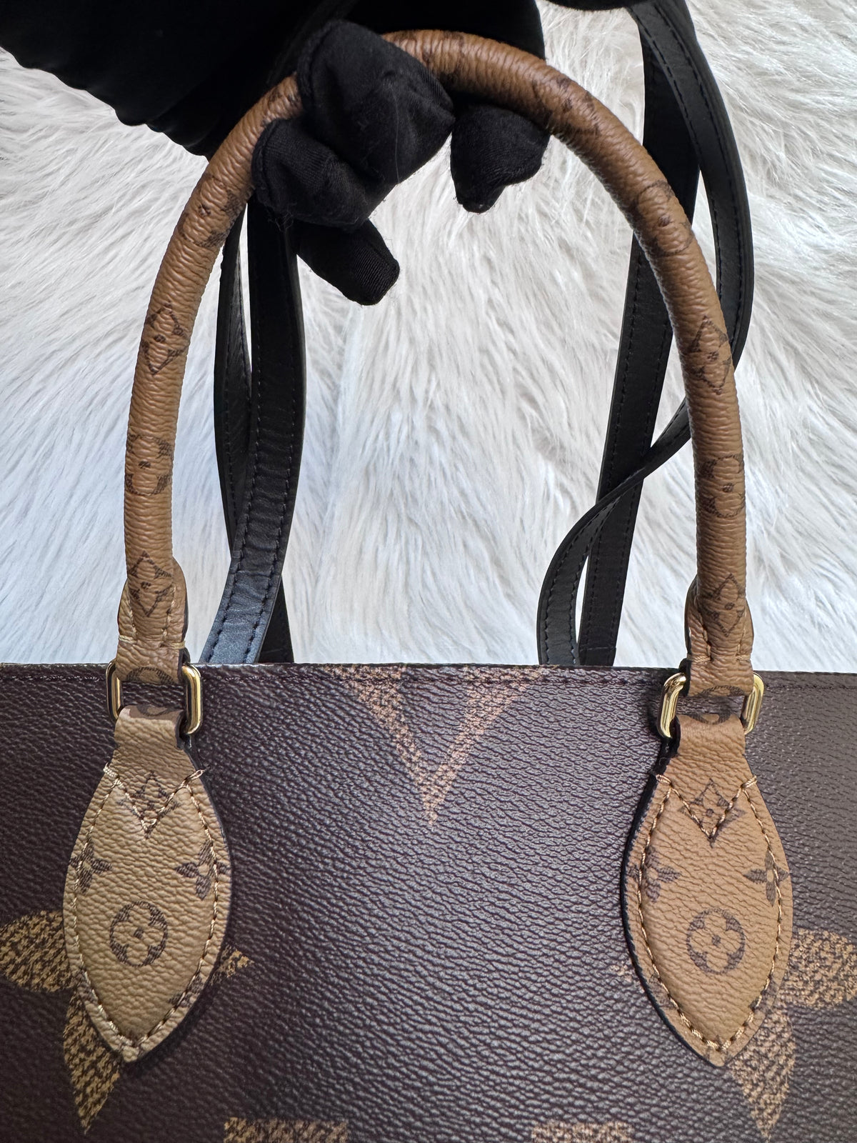 Louis Vuitton Monogram Reverse On the Go MM