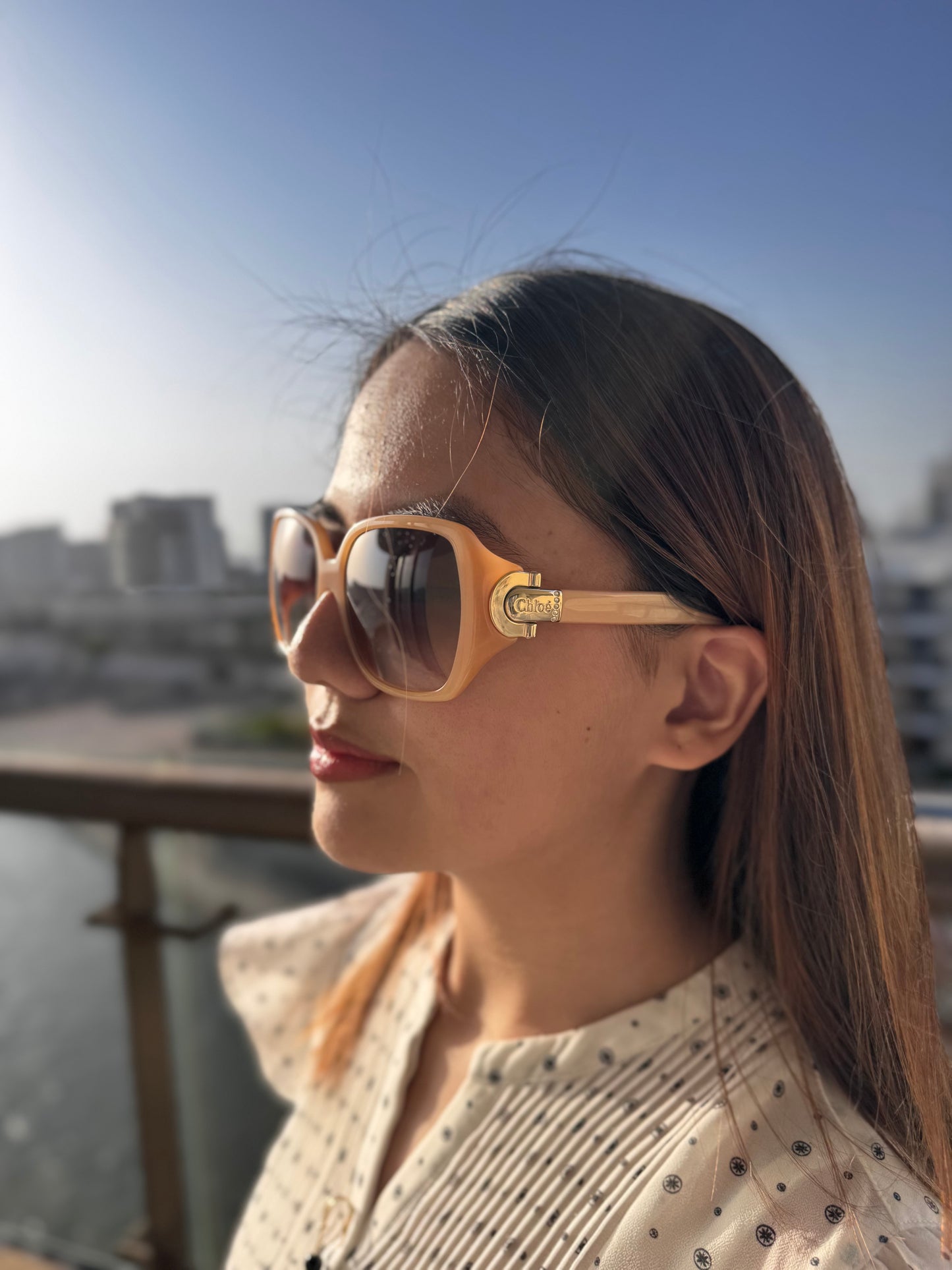 نظارة شمسية مربعة من كلوي باللون البيج