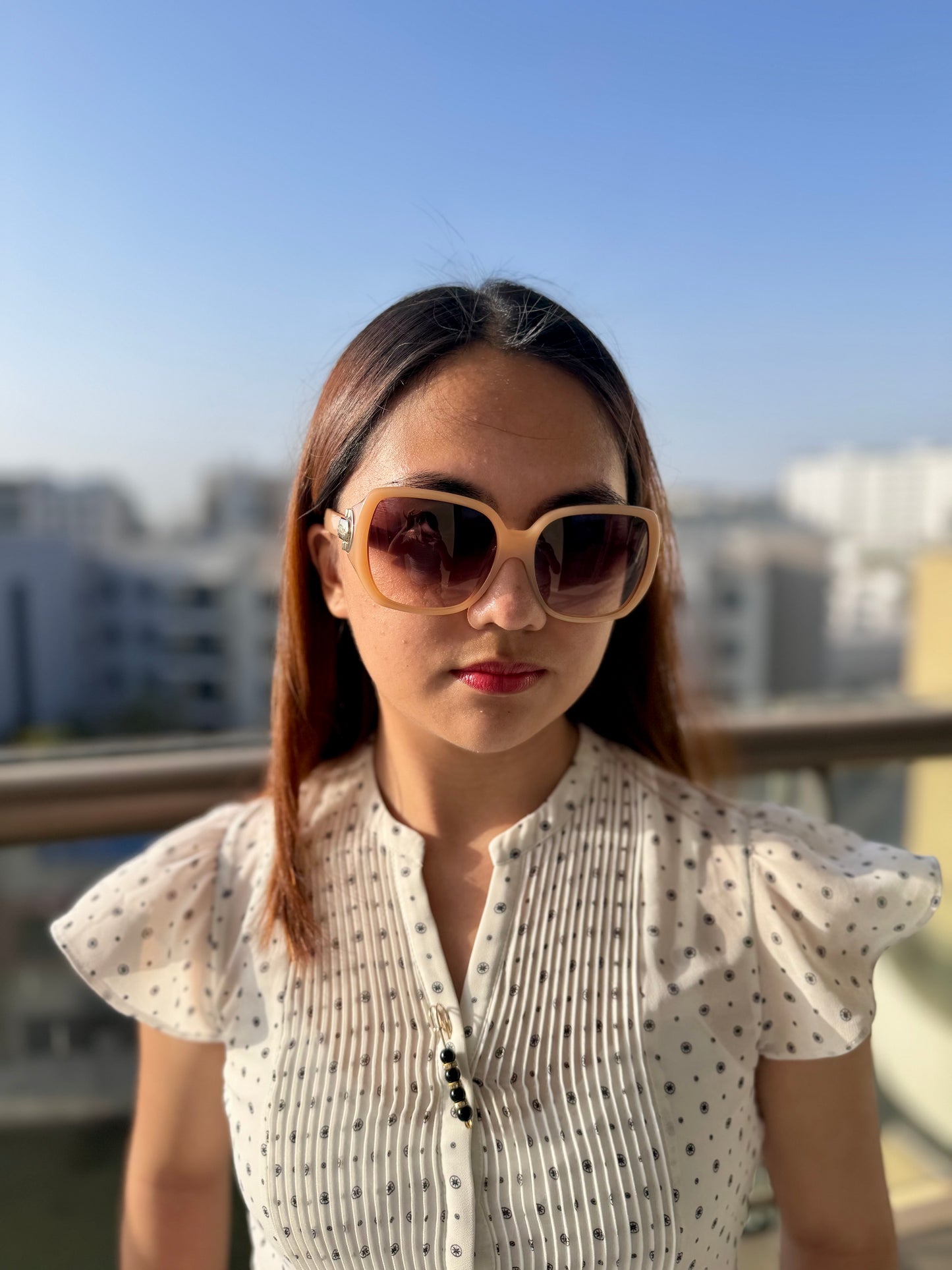 نظارة شمسية مربعة من كلوي باللون البيج