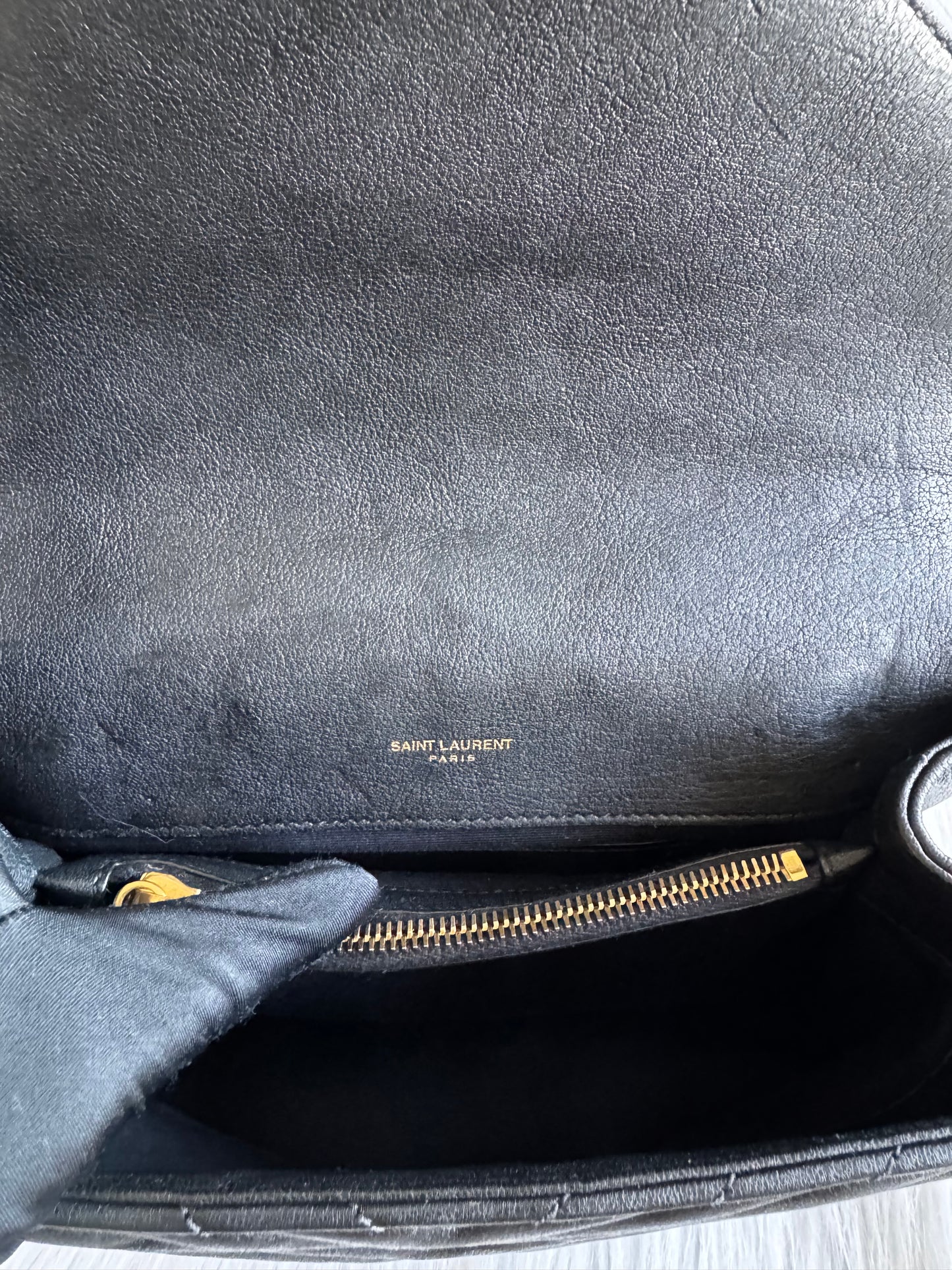 حقيبة سان لوران كاباس شيك - وردي