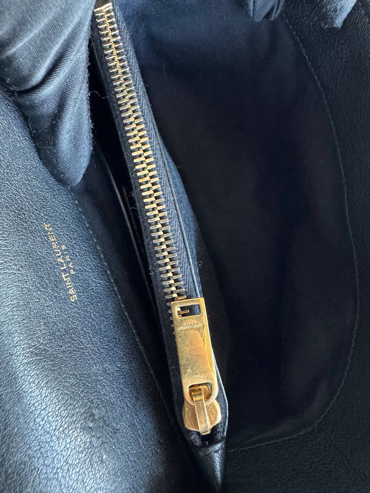 حقيبة سان لوران كاباس شيك - وردي