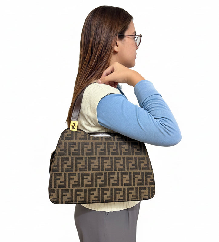 حقيبة توت فندي زوكا باللون البني