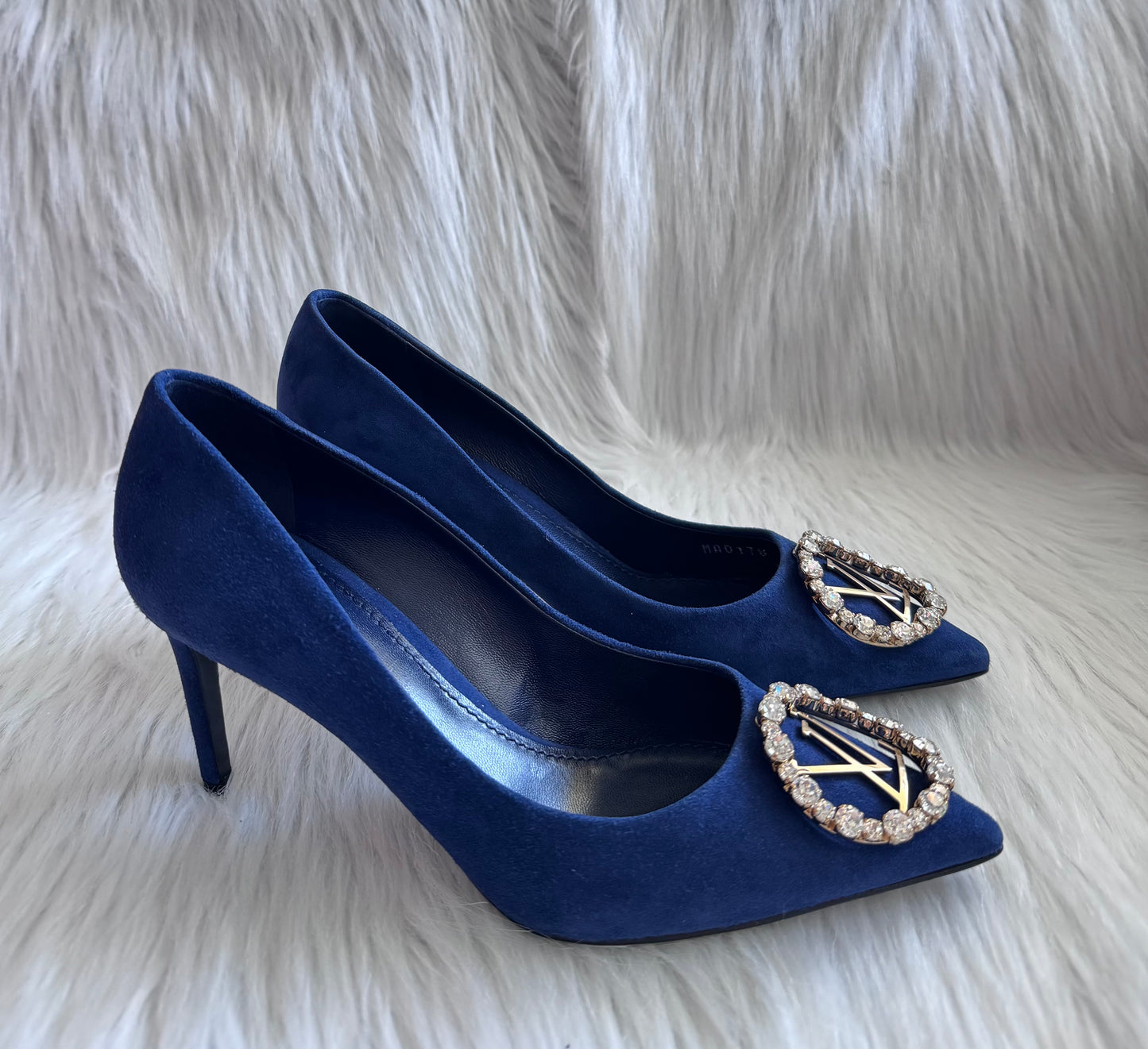 Louis Vuitton Madeleine Line Suede Blue Pump size 36.5