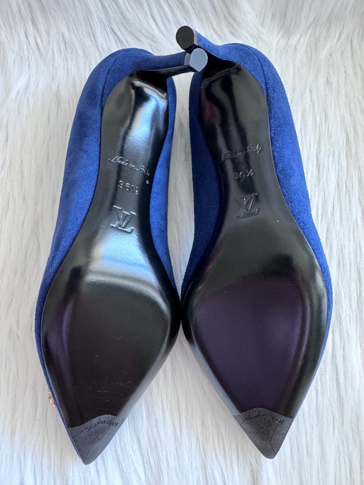 Louis Vuitton Madeleine Line Suede Blue Pump size 36.5
