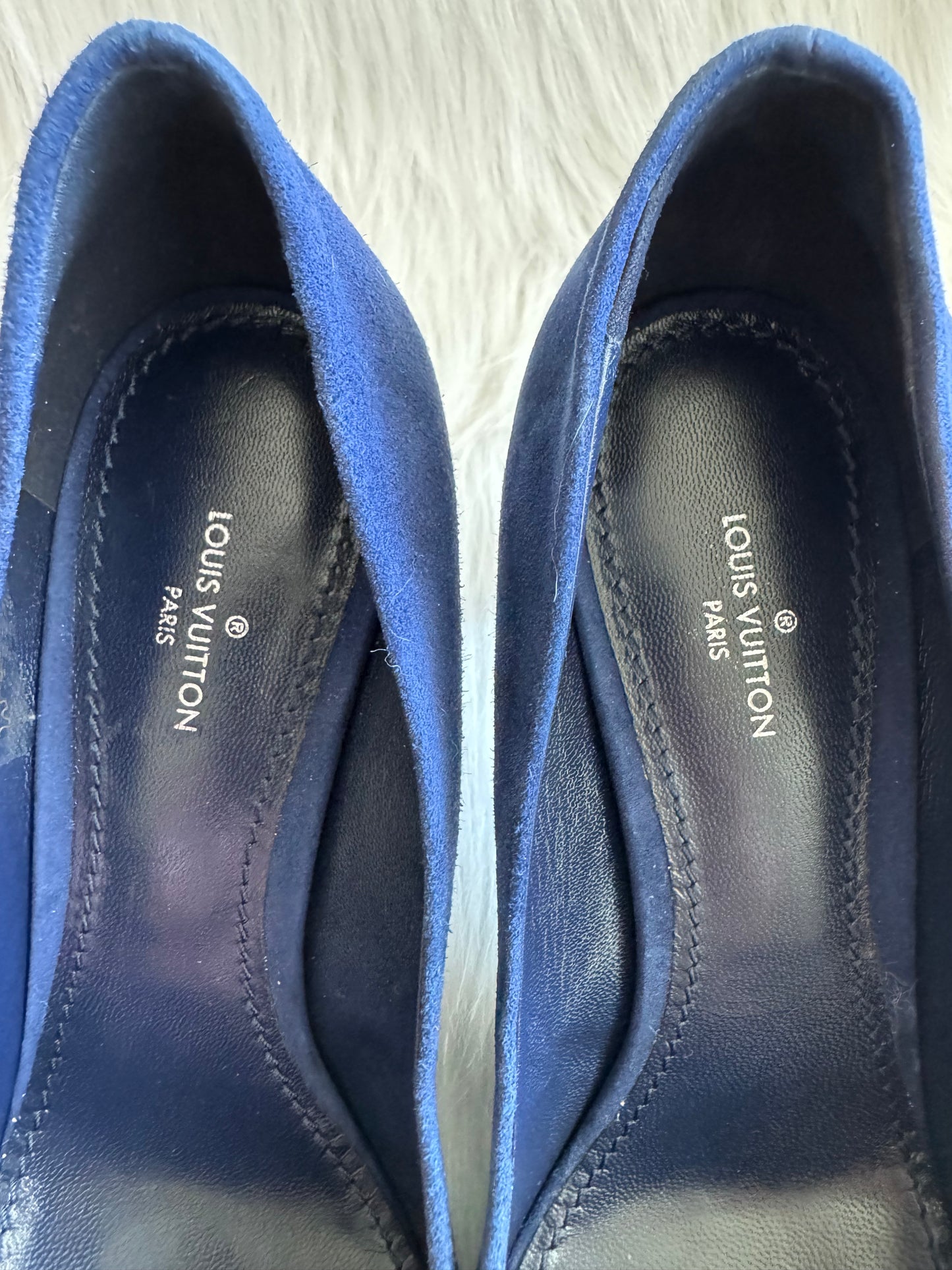 Louis Vuitton Madeleine Line Suede Blue Pump size 36.5