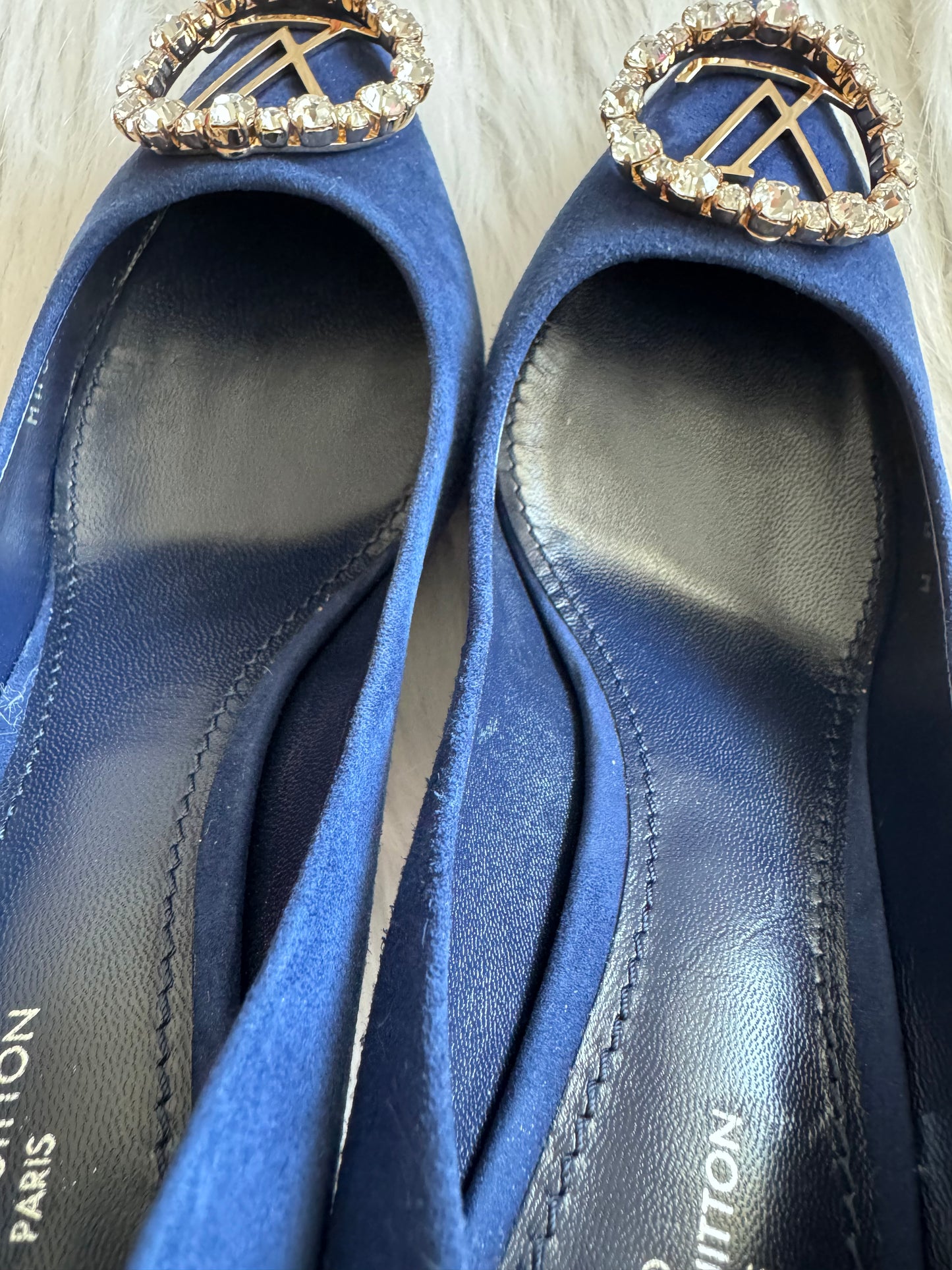 Louis Vuitton Madeleine Line Suede Blue Pump size 36.5