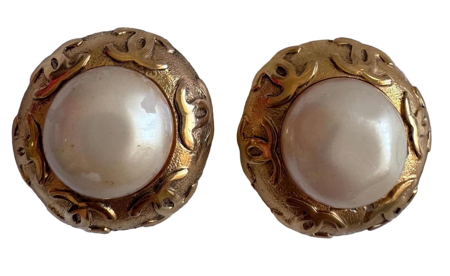 Chanel CC Logo Pearl Clip-On earrings