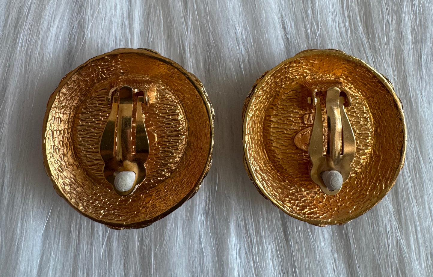 Chanel CC Logo Pearl Clip-On earrings