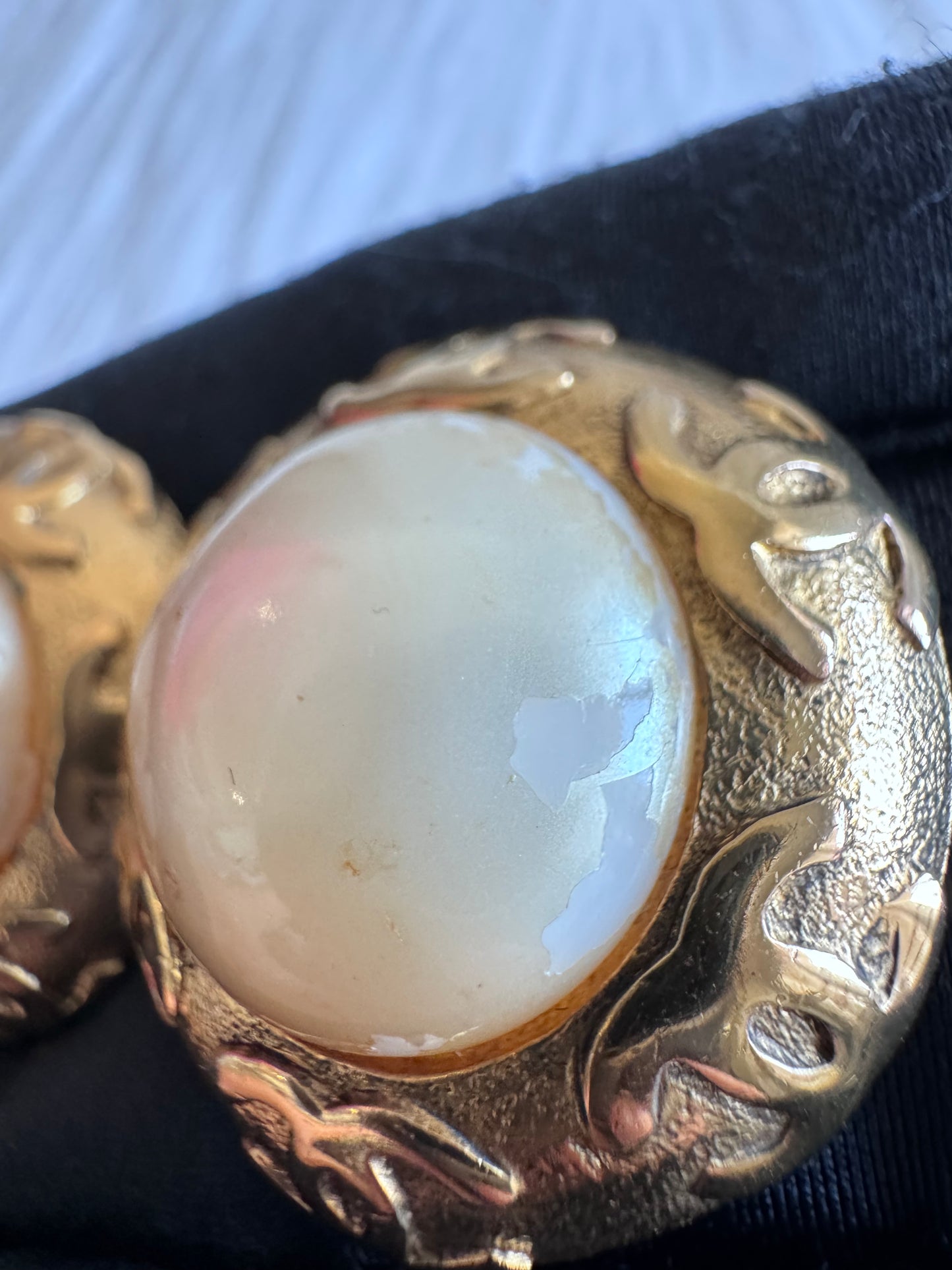 Chanel CC Logo Pearl Clip-On earrings
