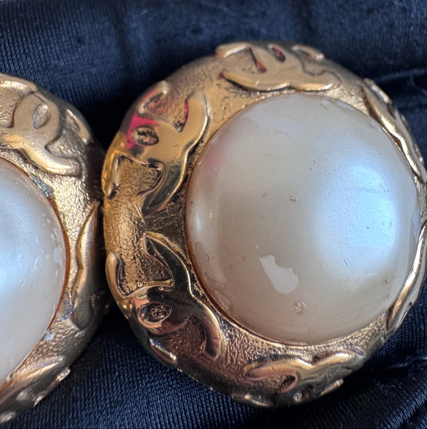 Chanel CC Logo Pearl Clip-On earrings
