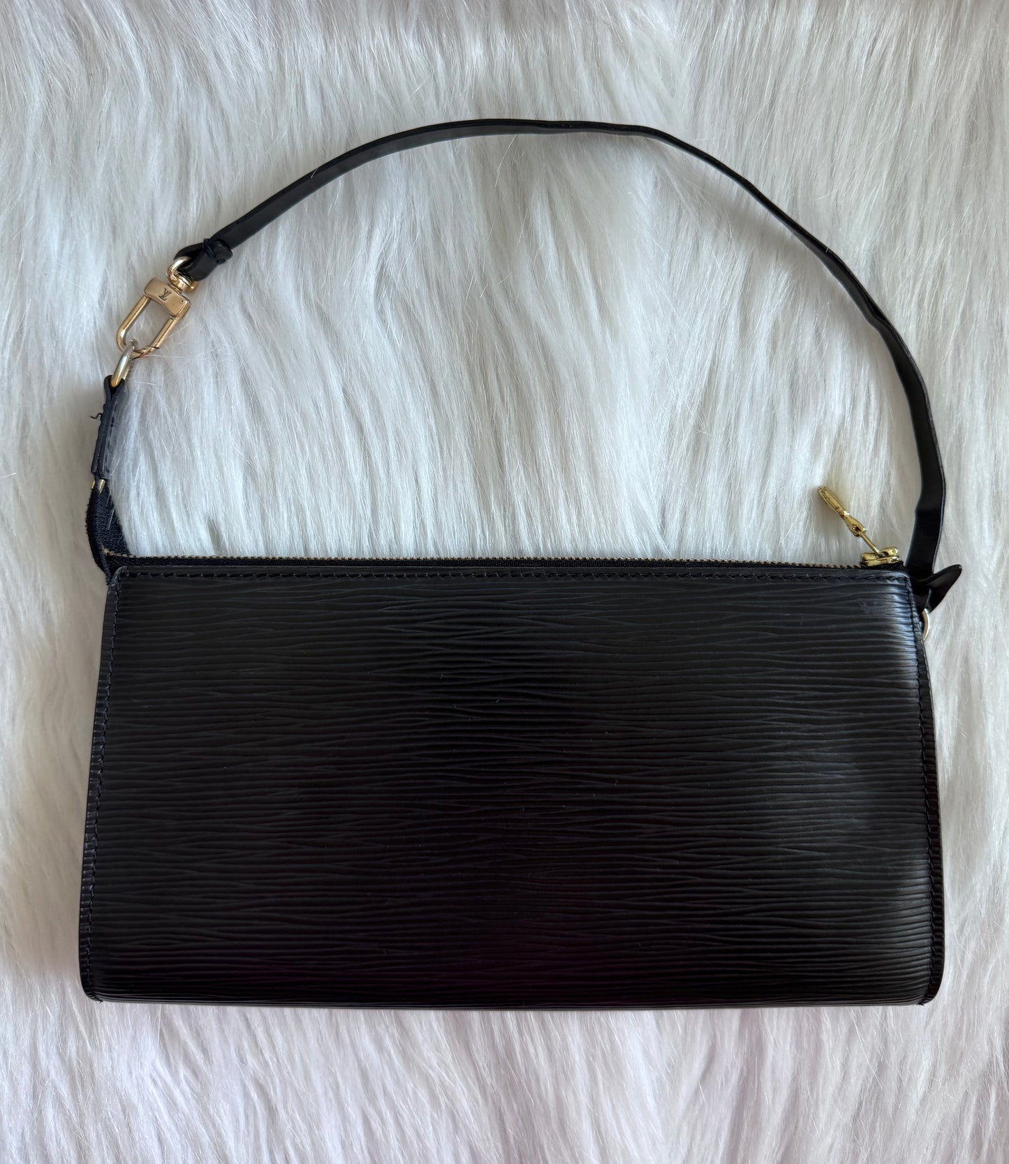 Louis Vuitton Epi Pochette Accessoires Black Shoulder Bag