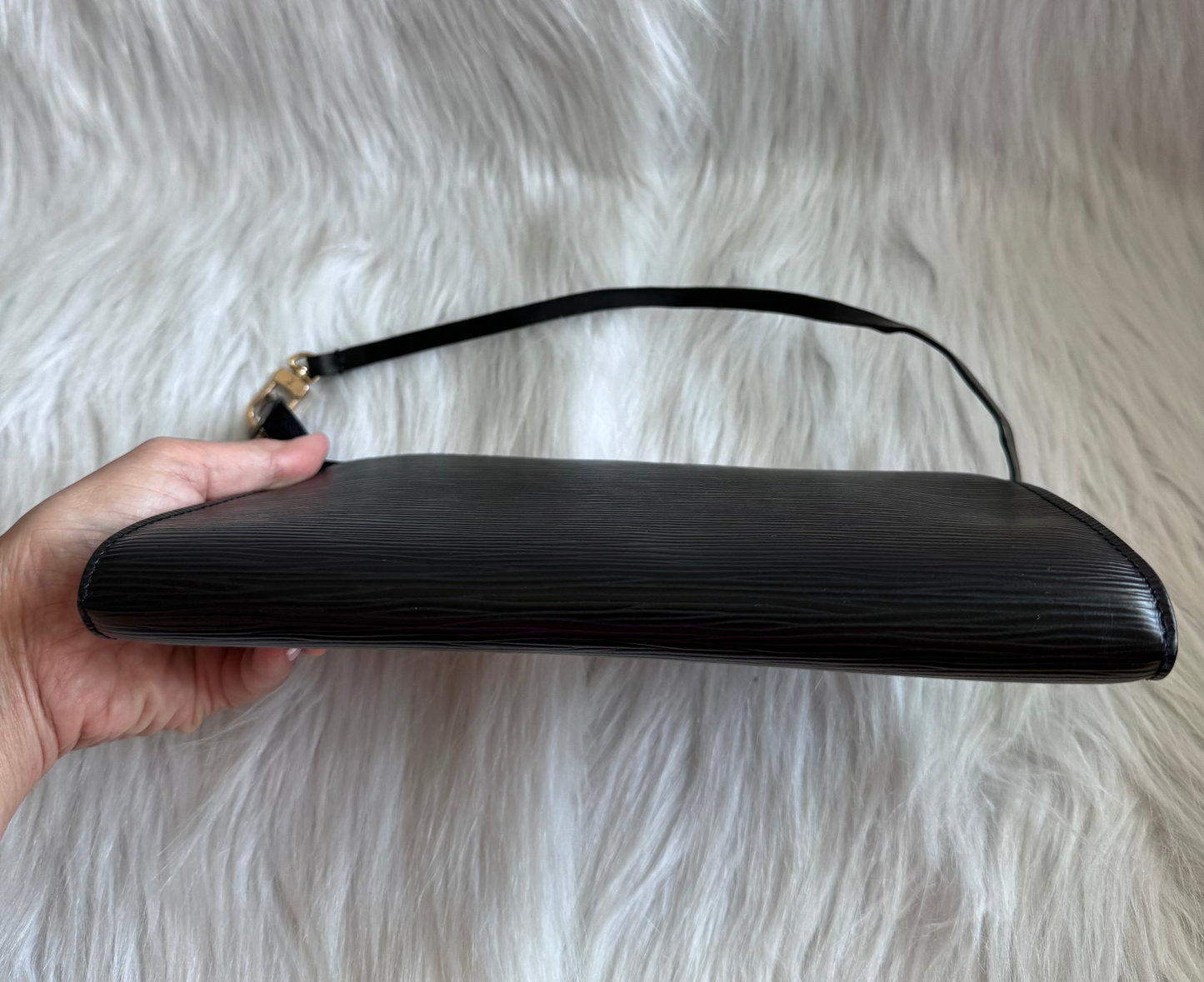 Louis Vuitton Epi Pochette Accessoires Black Shoulder Bag