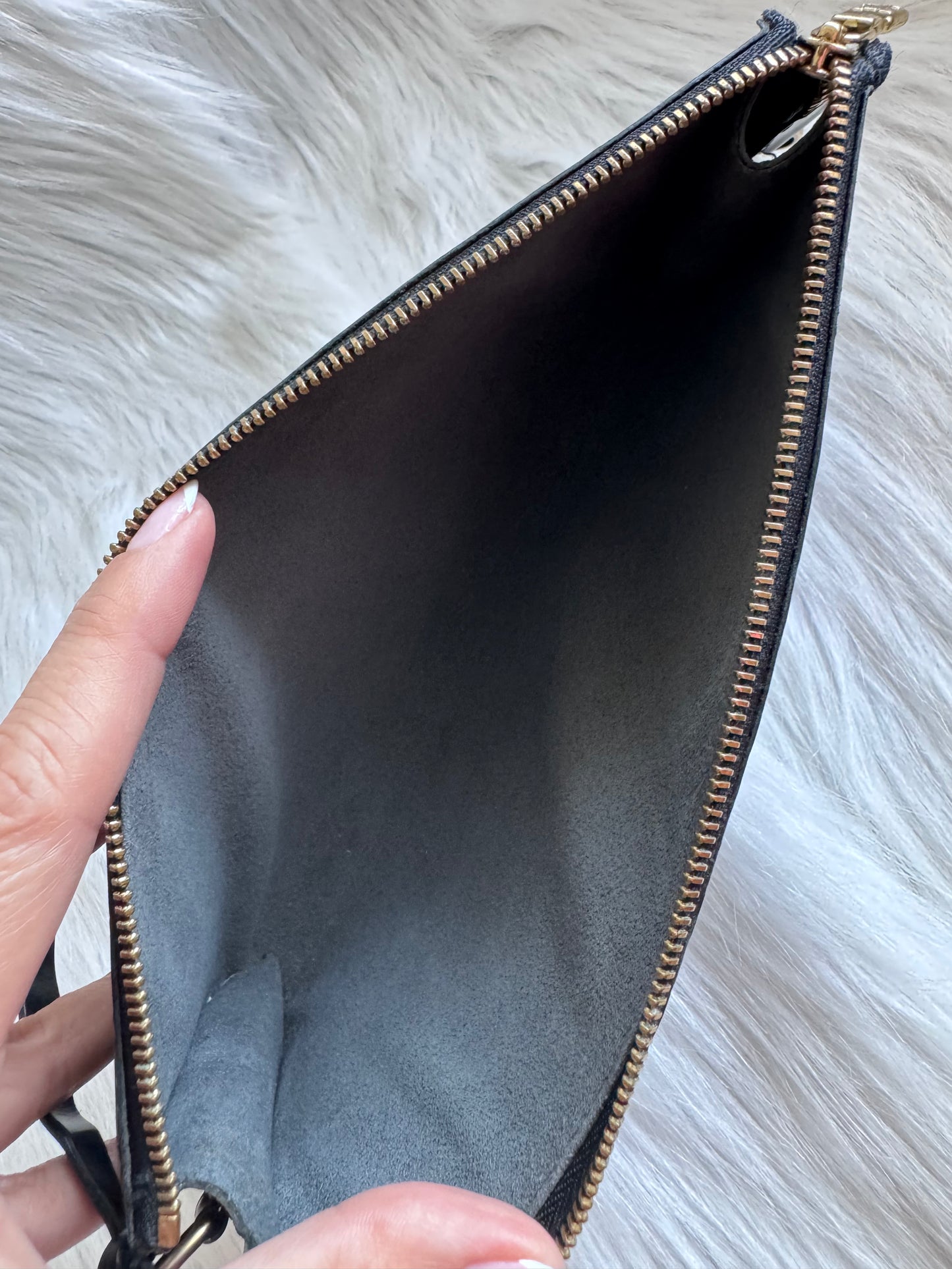 Louis Vuitton Epi Pochette Accessoires Black Shoulder Bag