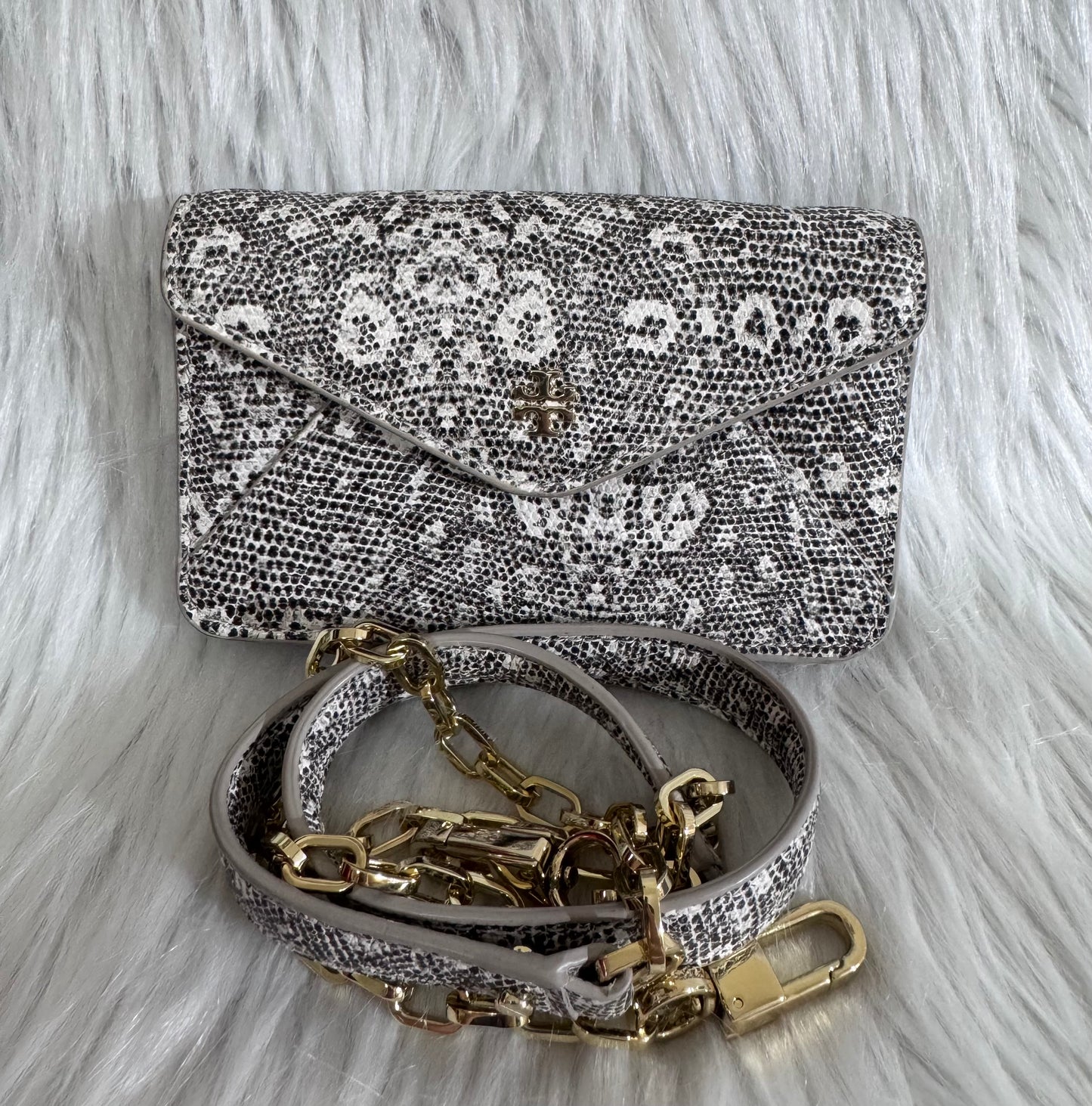 Tory Burch Robinson Envelope Chain Wallet
