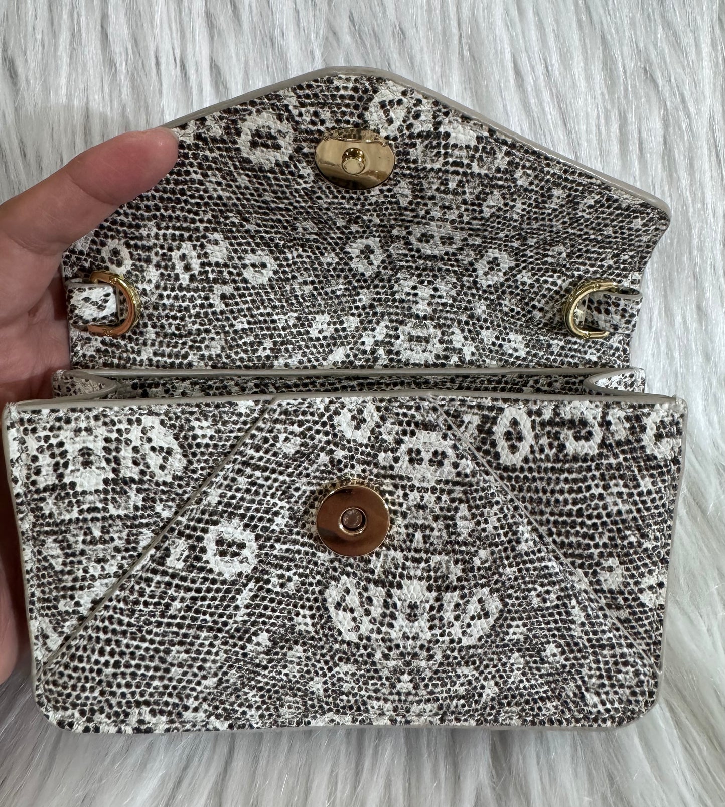 Tory Burch Robinson Envelope Chain Wallet