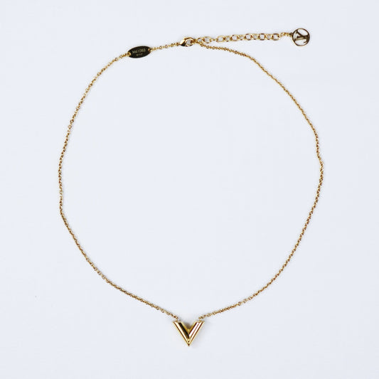 Louis Vuitton Essential V necklace