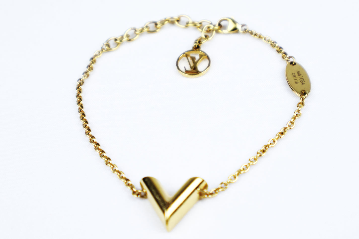 Louis Vuitton Essential V bracelet