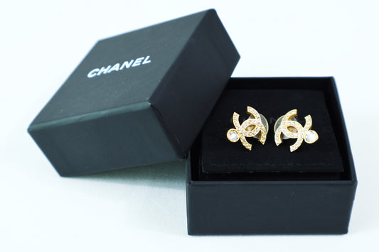 Chanel CC Rhinestone earrings clip on